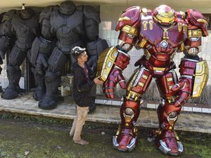 Melihat Pabrik Robot Tempur di Ciamis