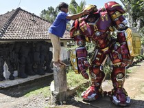 Top! Kostum Robot Asal Ciamis Laku Sampai Qatar