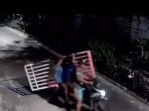 Viral Maling Bongkar Paksa Pagar Besi Gang di Jakpus, Polisi Buru Pelaku