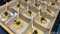 Tentunya setiap booth produk makanan di FHI menawarkan tester makanan yang beragam. Mulai dari pasta sampai pastry. Foto: detikFood