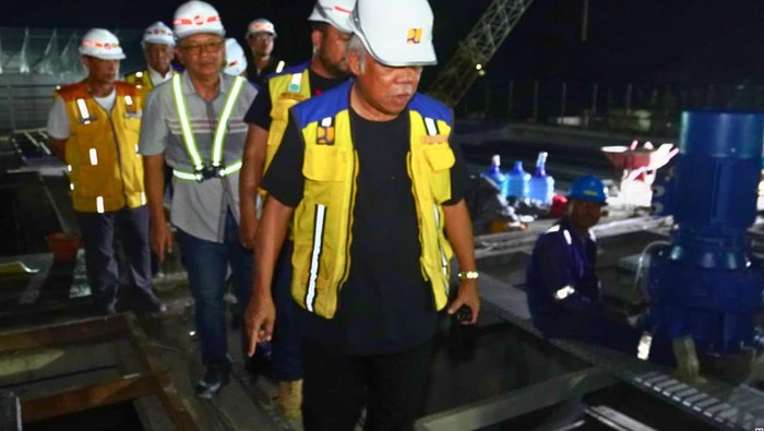 Menteri PUPR Basuki Hadimuljono selaku Plt Kepala OIKN didampingi Wamen ATR/BPN selaku Wakil Kepala OIKN Raja Juli Antoni mengikuti langsung tes pengaliran air (running test ke-3) dari Instalasi Pengolahan Air Minum (IPA) Sepaku menuju reservoir induk IKN Nusantara yang berada di titik tertinggi. Running test ke-3 berlangsung sejak Sabtu hingga Senin dini hari (20/7/2024 sd 22/7/2024).