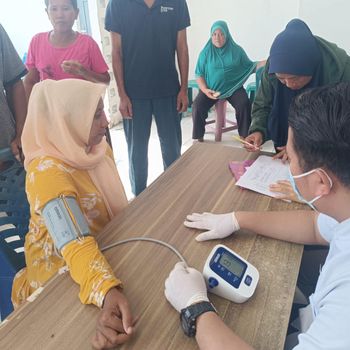 Alumni Akpol tahun 2016 angkatan Satryo Pambudi Luhur menggelar bakti kesehatan untuk masyarakat sebagai tanda syukur 8 tahun pengabdian. (dok Ist)