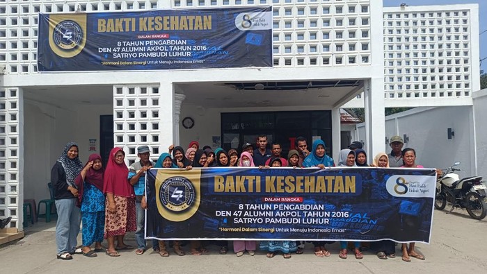 Alumni Akpol tahun 2016 angkatan Satryo Pambudi Luhur menggelar bakti kesehatan untuk masyarakat sebagai tanda syukur 8 tahun pengabdian. (dok Ist)