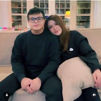 Sultan Saladyne Tama merupakan anak dari Wina Natalia dan Wishnutama. Setelah lulus SMA Sultan memilih melanjutkan pendidikannya di University of New South Wales (UNSW), Sydney. Seperti diketahui UNSW menduduki peringkat 19 QS World University Rankings. Foto: Instagram