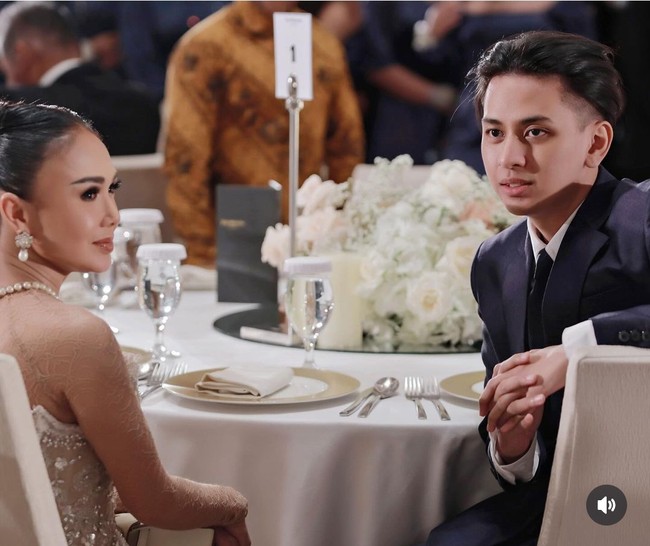 Anak Yuni Shara, Cavin Obrient Siahaan menyelesaikan program diplomanya di University of Technology Sidney, yang masuk peringkat 88 universitas terbaik dunia. Foto: Instagram