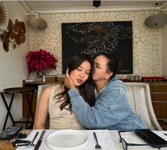 Anak Fitri Salhuteru, Naira Arafah kuliah di luar negeri. Naira masuk The University of British Columbia, yang berada di peringkat 38 dunia. Foto: Instagram