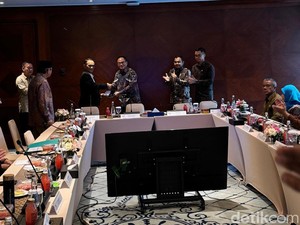 Profil Burhanuddin Abdullah Jadi Komut dan Andi Arief Komisaris Baru PLN