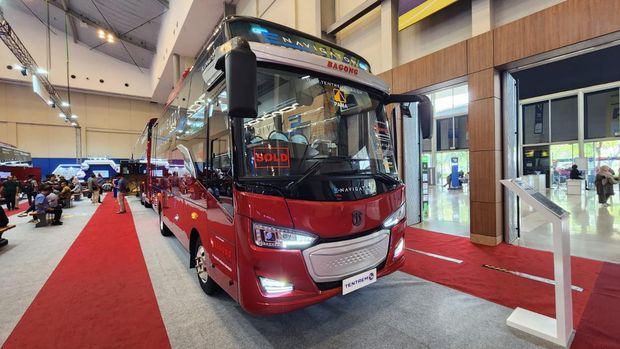 Bus listrik lokal buatan Wintrone unjuk gigi di GIIAS 2024