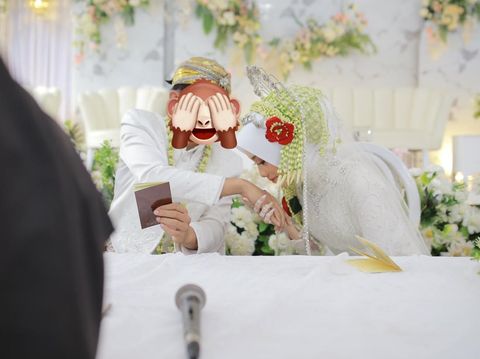 Curhatan wanita yang sudah empat tahun pacaran namun pernikahannya hanya bertahan selama empat hari, kisahnya langsung viral di media sosial.