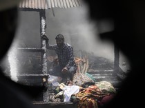 Dua Rumah Warga di Kashmir Hangus Terbakar