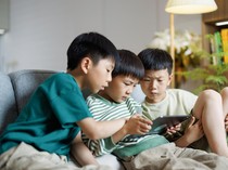 Balita Bisa Terhambat Kemampuan Bahasanya karena Gadget, Ini Kata Studi