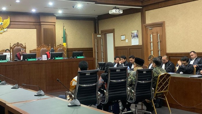 Eks Dirut JJC Bacakan Duplik Kasus Korupsi Tol MBZ (Mulia-detikcom)