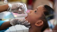 Pelaksanaan PIN Polio akan dilakukan secara massal dan serentak untuk mencapai kekebalan kelompok yang optimal dan dapat mencegah perluasan transmisi virus polio.  