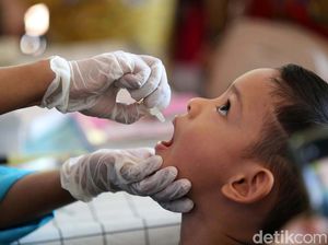 Jokowi Wanti-wanti Outbreak Kasus Polio, Minta Anak-anak Segera Divaksin