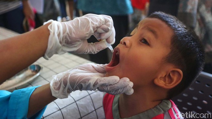 Kementerian Kesehatan gelar Pekan Imunisasi Nasional (PIN) Polio 2024 tahap kedua. Begini ekspresi anak-anak saat ditetesin imunisasi polio.
