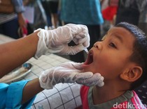 Ekspresi Anak Saat Diimunisasi Polio