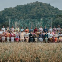 Menyambut Hari Kabaya Nasional yang diperingati setiap 24 Juli, Djarum Bakti Budaya Foundation meluncurkan film pendek Kebaya Kala Kini. Disutradarai Bramsky, film tersebut menyuguhkan keindahan kebaya sebagai warisan budaya yang tak lekang oleh waktu menemani keseharian perempuan Indonesia. (Foto: Dok. Bramsky)