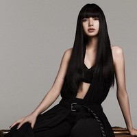 Dengan begitu, Lisa BLACKPINK menyusul jejak J-Hope BTS, Felix Stray Kids, hingga Hyein NewJeans sebagai idol KPop yang mewakili rumah mode Louis Vuitton. Foto: dok. Louis Vuitton