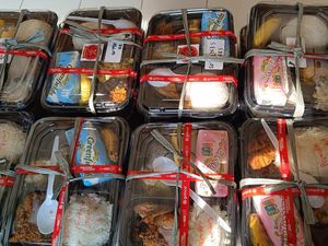Melihat Menu Makan Bergizi Gratis yang Diuji Coba Gibran di Bogor