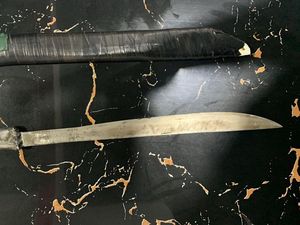 Cekcok dengan Abang, Pria di Medan Masuk ke Area Sekolah Bawa Pedang Golok