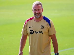 Hansi Flick Pede Barcelona Mampu Saingi Real Madrid