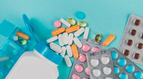 Ilustrasi zat adiktif, Ilustrasi obat terlarang, Ilustrasi obat-obatan, Ilustrasi drugs. (Freepik)