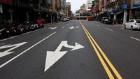 Selama simulasi perang itu, jalan-jalan di kota besar ditutup selama setengah jam.  
