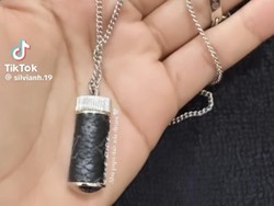 Bikin Ikut Terharu, Momen Jennifer Coppen Pakai Kalung Dari Abu Dali Wassink