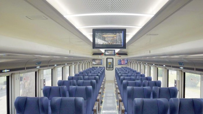 PT Kereta Api Indonesia (Persero) Daop 1 Jakarta resmi mengoperasikan perjalanan KA Sembrani Tambahan relasi Gambir-Surabaya Pasarturi pulang pergi (PP) dengan nomor KA 7010A pada tanggal 24-29 Juli 2024. Tiket bisa dibeli mulai hari ini, Selasa (23/7/2024).
