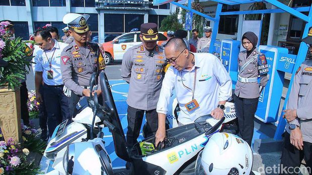 Kapolresta Malang launching SPKLU hasil kerja sama dengan PLN