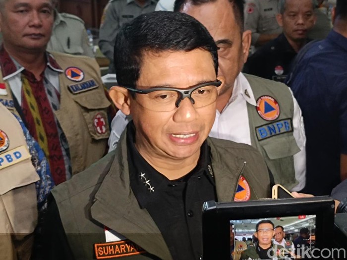 Kepala BNPB Letjen Suharyanto saat memberikan keterangan pers di Gedung Gradhika Bakti Praja, Jalan Pahlawan, Semarang, Selasa (23/7/2024).