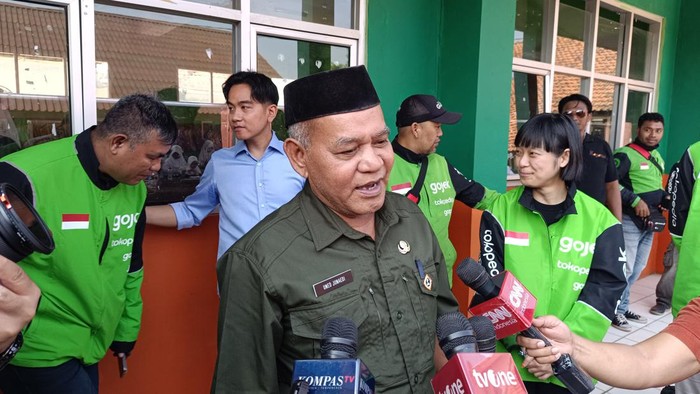 Kepala SD Negeri 2 Sentul, Uned Junaedi (Rizky/detikcom)