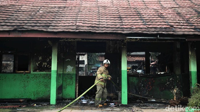 Polisi Menduga Laboratorium Jadi Titik Awal Kobaran Api di SDN Pondok Bambu 01