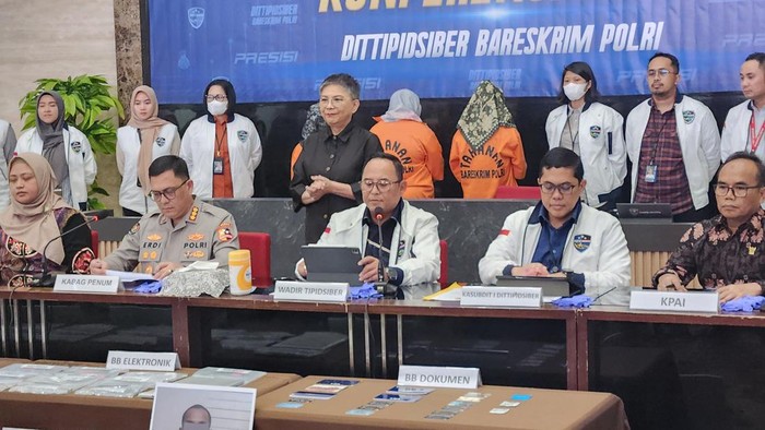 Konferensi pers kasus eksploitasi seksual anak di Bareskrim Polri (Adrial/detikcom)
