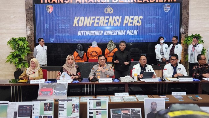 Konferensi pers kasus eksploitasi seksual anak di Bareskrim Polri (Adrial/detikcom)