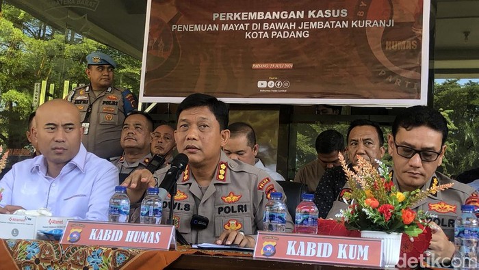Konferensi pers Polda Sumbar terkait posko pengaduan kematian Afif Maulana. (M Afdal Afrianto/detikSumut)