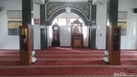Di tahun 1996 bangunan masjid diperbaiki dan menggunakan beton hingga bisa berdiri hingga saat ini. Pembangunan tersebut dikatakan oleh Budi atas inisiasi pengurus masjid kala itu di antaranya adalah Haji Wardi.