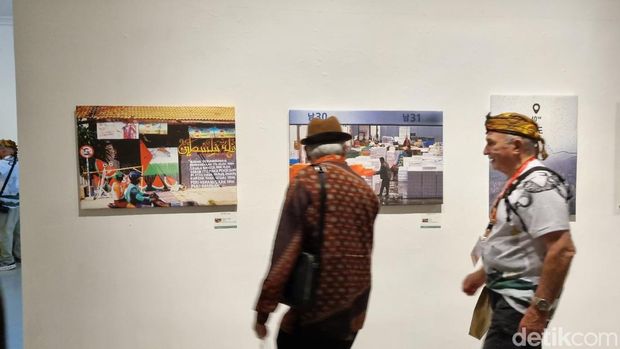 Suasana pameran foto internasional bertajuk 'My Homeland' di Galeri R.J. Katamsi Kampus ISI Jogja, Sewon, Bantul, Selasa (23/7/2024).