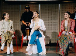 Gaya Putri Marino Ajak Kaum Muda Pakai Kebaya Sebagai Baju Sehari-hari