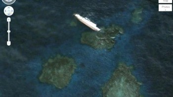 Bangkai kapal S.S Jassim yang tenggelam di Wingate Reef dan sisanya terekam oleh Google Earth. Foto: Google Earth  