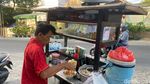 Ini Dia Penjual Bakso di Surabaya Mirip Suneo