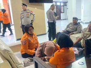 Perempuan Coba Bunuh Diri di Pelintasan Kereta Surabaya Digagalkan