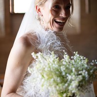 Beruntung Pernille dan Jeppe tidak membiarkan komentar-komentar jahat menggangu hari bahagia mereka. Itu sepadan. Itu sesuai dengan apa yang aku impikan dan Jeppe berpikir itu adalah hal terindah yang pernah dilihatnya. Kami sakit karena terlalu banyak tersenyum dan menangis bahagia, katanya dilansir British Vogue. Foto: Instagram Pernille Rosenkilde