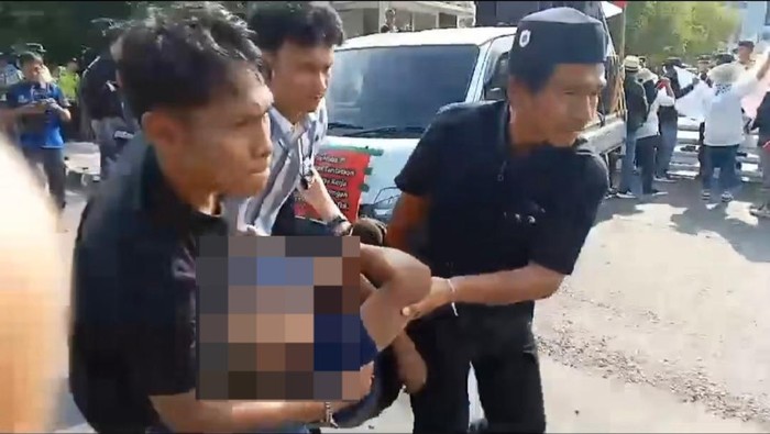 Peserta aksi unjuk rasa di depan Kantor Bupati Muba meninggal.
