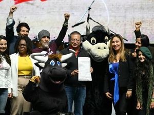 Presiden Kolombia Sahkan UU Larang Adu Banteng