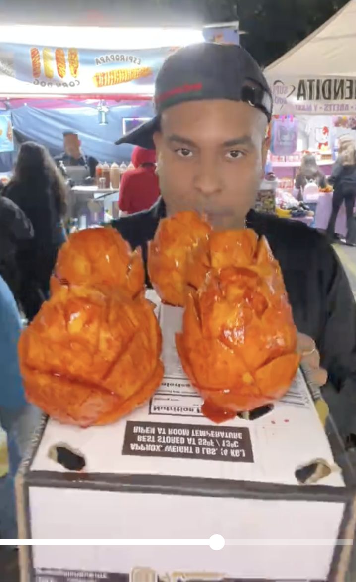Pria Ini hobi Borong Menu Termahal di Penjual Kaki Lima, Ini Hasilnya