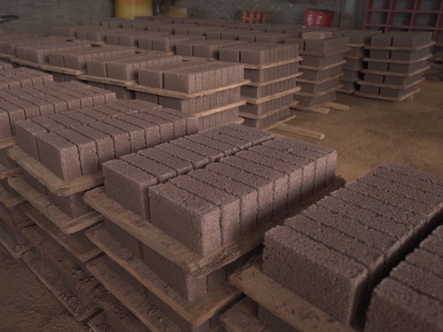 Harita Nickel Olah Sisa Hasil Produksi Tambang Jadi Batako-Terumbu Karang