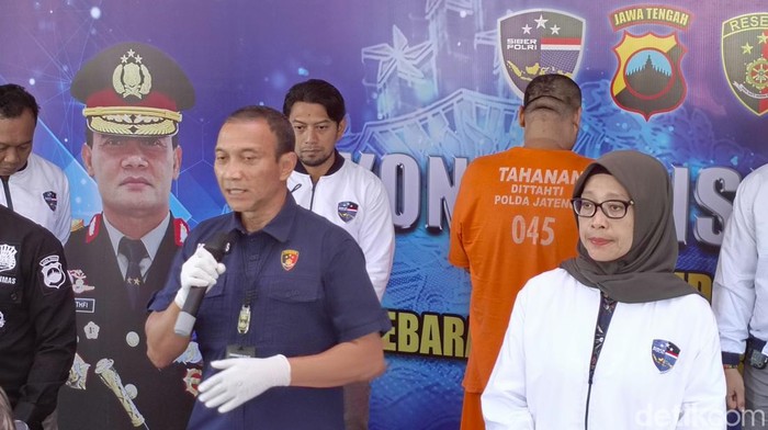 Rilis kasus penjualan video pornografi anak di Mapolda Jateng, Selasa (23/7/2024).