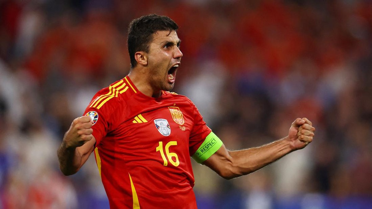 Rodri dianggap pantas raih Ballon dOr 2024 (REUTERS/Leonhard Simon)