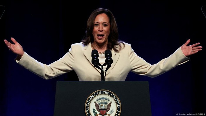 Akankah Kamala Harris Menetapkan Warisannya Sendiri sebagai Wakil Presiden?